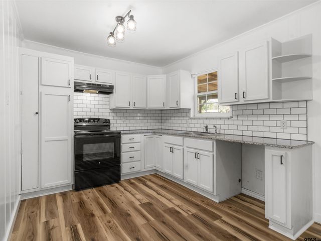 712 Reagan St, Frankston, TX 75763