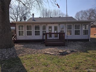 140 Greenview Street, Wood River, IL 62095