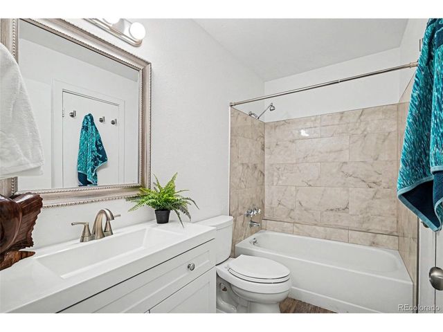 2432 Lexington Village Ln, Colorado Springs, CO 80916