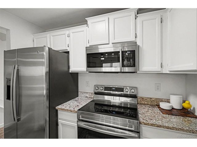 2432 Lexington Village Ln, Colorado Springs, CO 80916