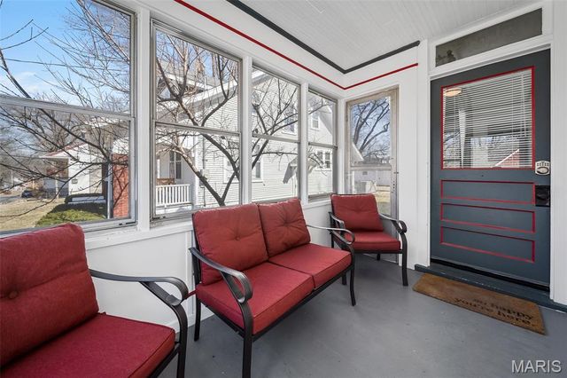 618 N Benton Avenue, St Charles, MO 63301