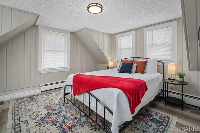 618 N Benton Avenue, St Charles, MO 63301