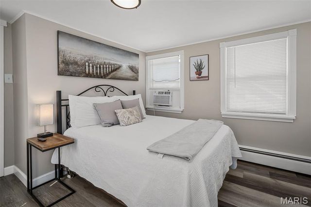 618 N Benton Avenue, St Charles, MO 63301
