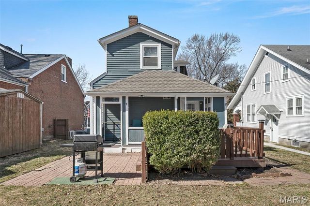 618 N Benton Avenue, St Charles, MO 63301