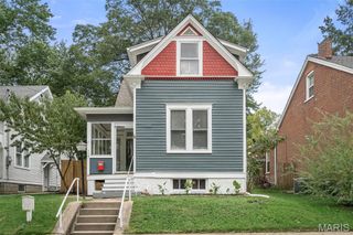618 N Benton Avenue, St Charles, MO 63301