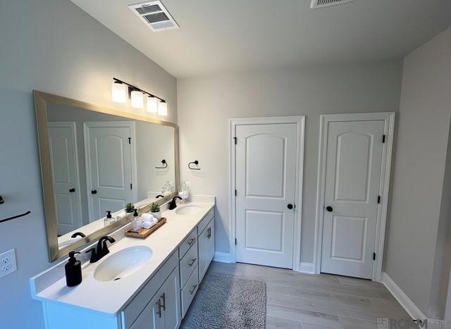 1224 Lakehaven Dr, Gonzales, LA 70737