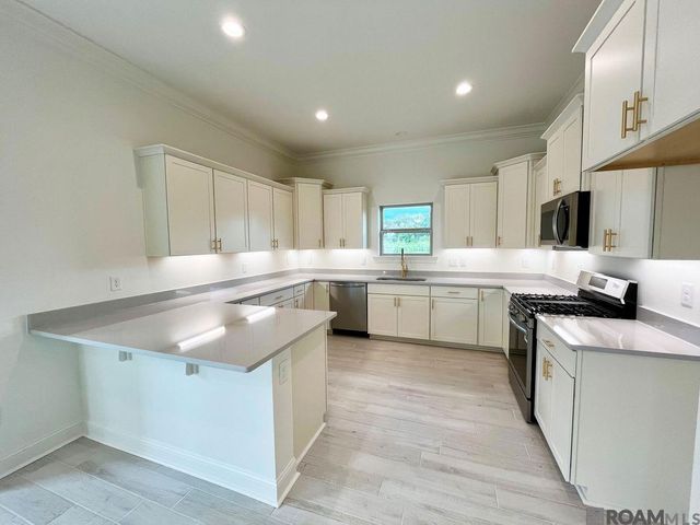 1224 Lakehaven Dr, Gonzales, LA 70737