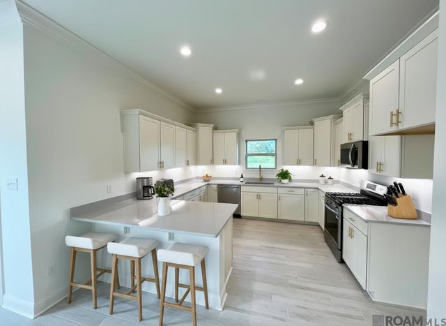 1224 Lakehaven Dr, Gonzales, LA 70737