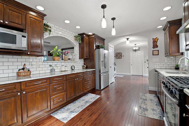 206 Meadows Road South, Bourbonnais, IL 60914