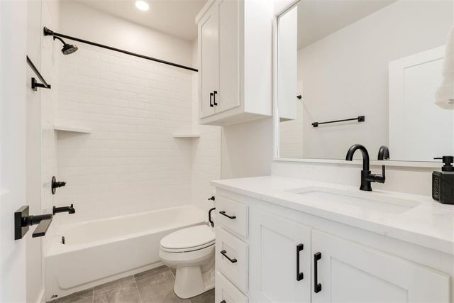 15933 Aparados Way, Edmond, OK 73013