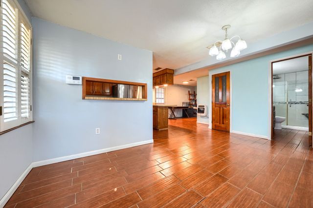 2112 Mangum Street, Commerce, TX 75428