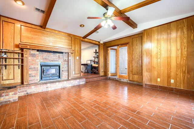 2112 Mangum Street, Commerce, TX 75428