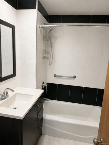 3215 Leavitt Street 1C, Flushing, NY 11354