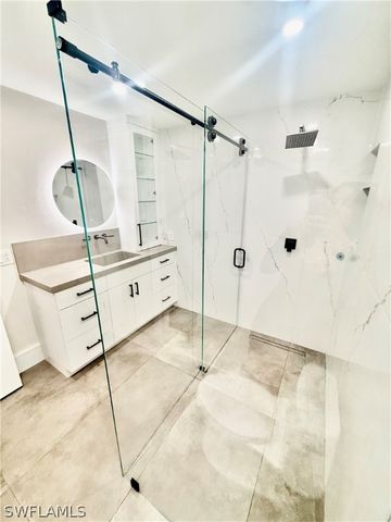 733 Pine Cone LN, Naples, FL 34104