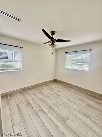 733 Pine Cone LN, Naples, FL 34104