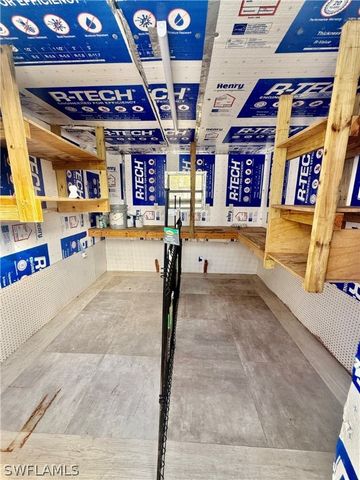 733 Pine Cone LN, Naples, FL 34104