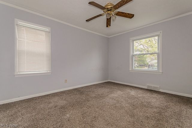 3694 Grosvenor Road, Cleveland Heights, OH 44118