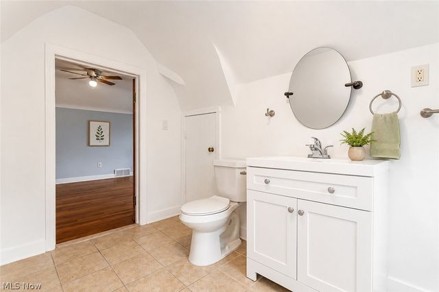 3694 Grosvenor Road, Cleveland Heights, OH 44118