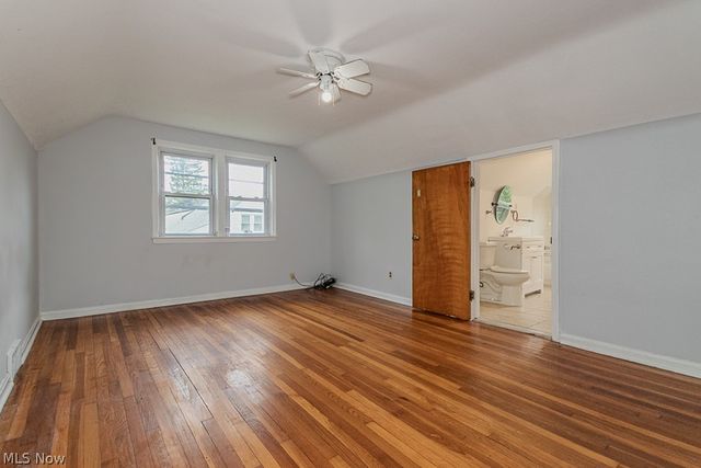 3694 Grosvenor Road, Cleveland Heights, OH 44118