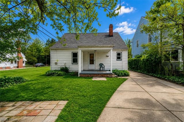 3694 Grosvenor Road, Cleveland Heights, OH 44118