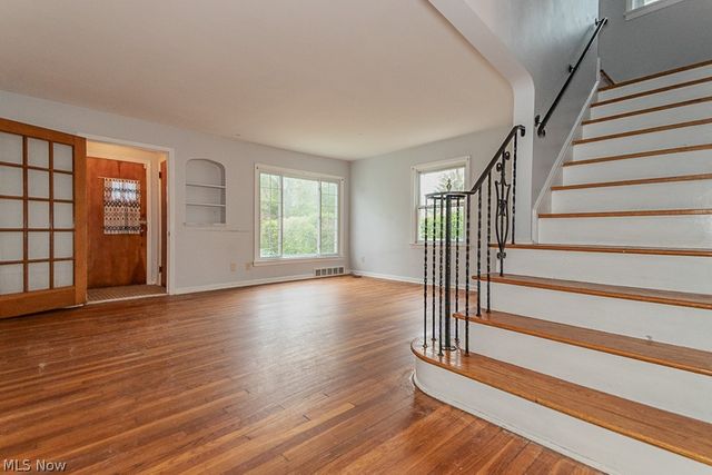 3694 Grosvenor Road, Cleveland Heights, OH 44118