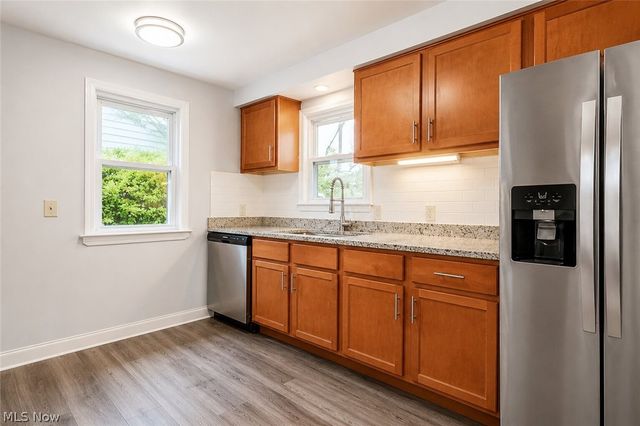 3694 Grosvenor Road, Cleveland Heights, OH 44118
