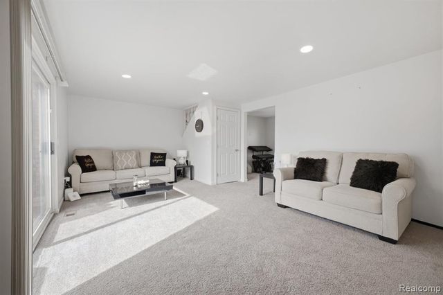 42151 Jason Drive, Clinton Township, MI 48038