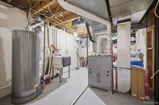 42151 Jason Drive, Clinton Township, MI 48038