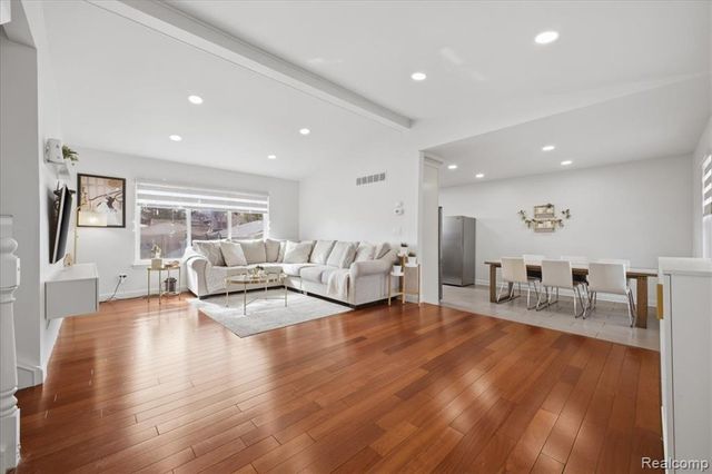 42151 Jason Drive, Clinton Township, MI 48038