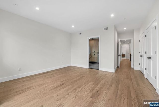 55 Washington Avenue, Cliffside Park, NJ 07010