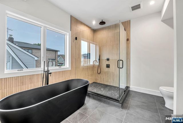 55 Washington Avenue, Cliffside Park, NJ 07010