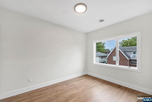 55 Washington Avenue, Cliffside Park, NJ 07010
