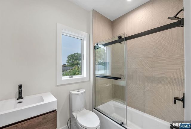 55 Washington Avenue, Cliffside Park, NJ 07010