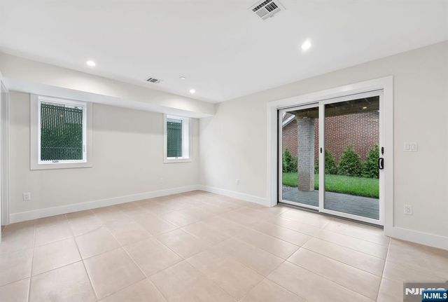 55 Washington Avenue, Cliffside Park, NJ 07010
