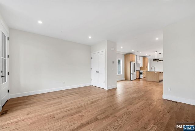 55 Washington Avenue, Cliffside Park, NJ 07010