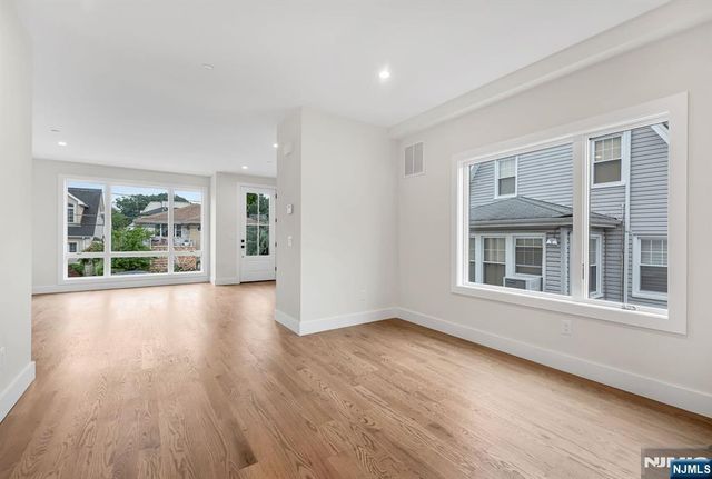55 Washington Avenue, Cliffside Park, NJ 07010