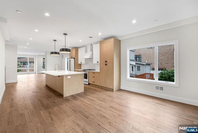 55 Washington Avenue, Cliffside Park, NJ 07010