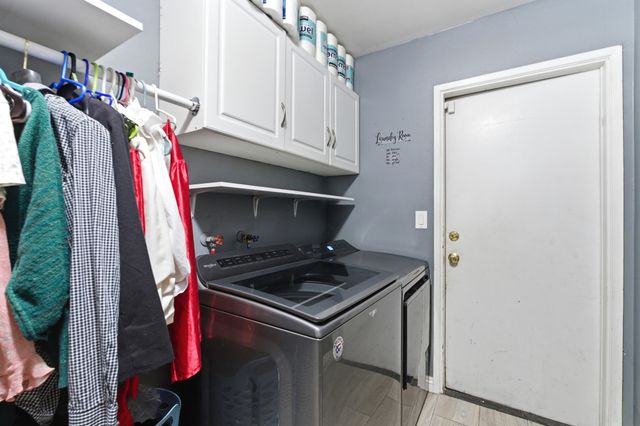 1582 E Ben Franklin Avenue, Tulare, CA 93274