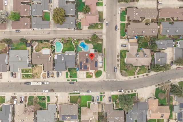1582 E Ben Franklin Avenue, Tulare, CA 93274