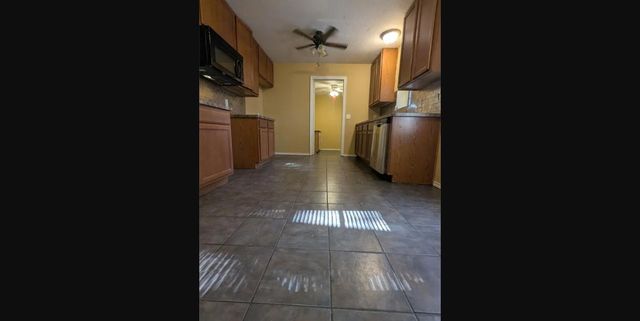 912 Red Bud Drive, Azle, TX 76020