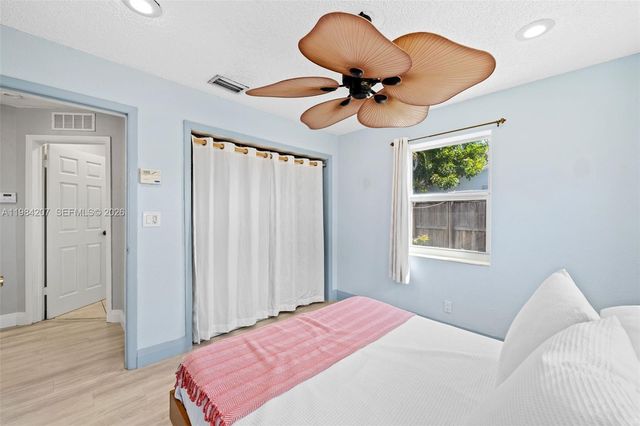 1431 NE 32nd Pl, Pompano Beach, FL 33064