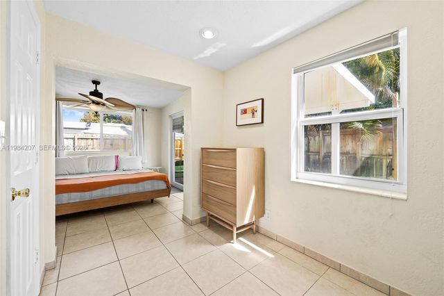 1431 NE 32nd Pl, Pompano Beach, FL 33064