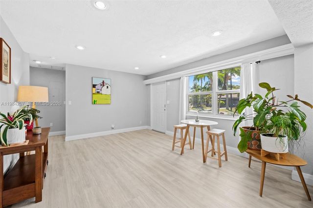 1431 NE 32nd Pl, Pompano Beach, FL 33064