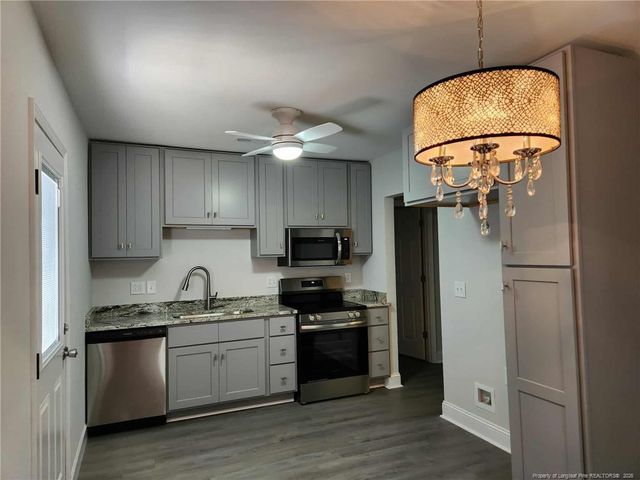 1207 Hillsboro Street, Fayetteville, NC 28301