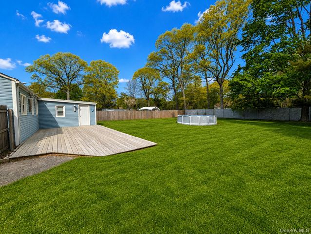 137 Baybright Drive E, Shirley, NY 11967