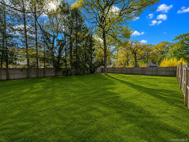 137 Baybright Drive E, Shirley, NY 11967