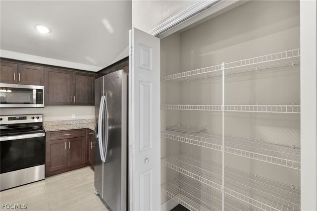 6023 Thrush AVE, Fort Myers, FL 33905