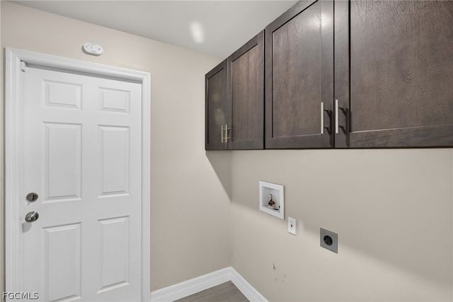 6023 Thrush AVE, Fort Myers, FL 33905