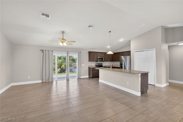 6023 Thrush AVE, Fort Myers, FL 33905