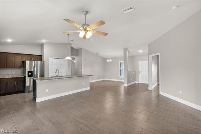 6023 Thrush AVE, Fort Myers, FL 33905